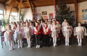 Énekeljetek Istennek, zengjetek nevének!