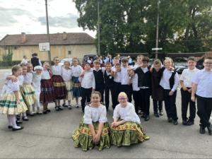 NEMZETKÖZI FOLKLÓRÜNNEPEN A 3.b